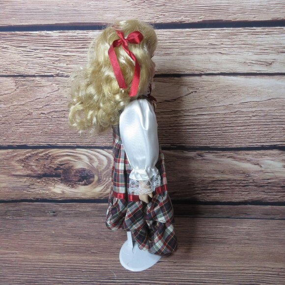 UniQue Porcelain Doll Limited Edition 16" - Leona - Picture 4 of 8